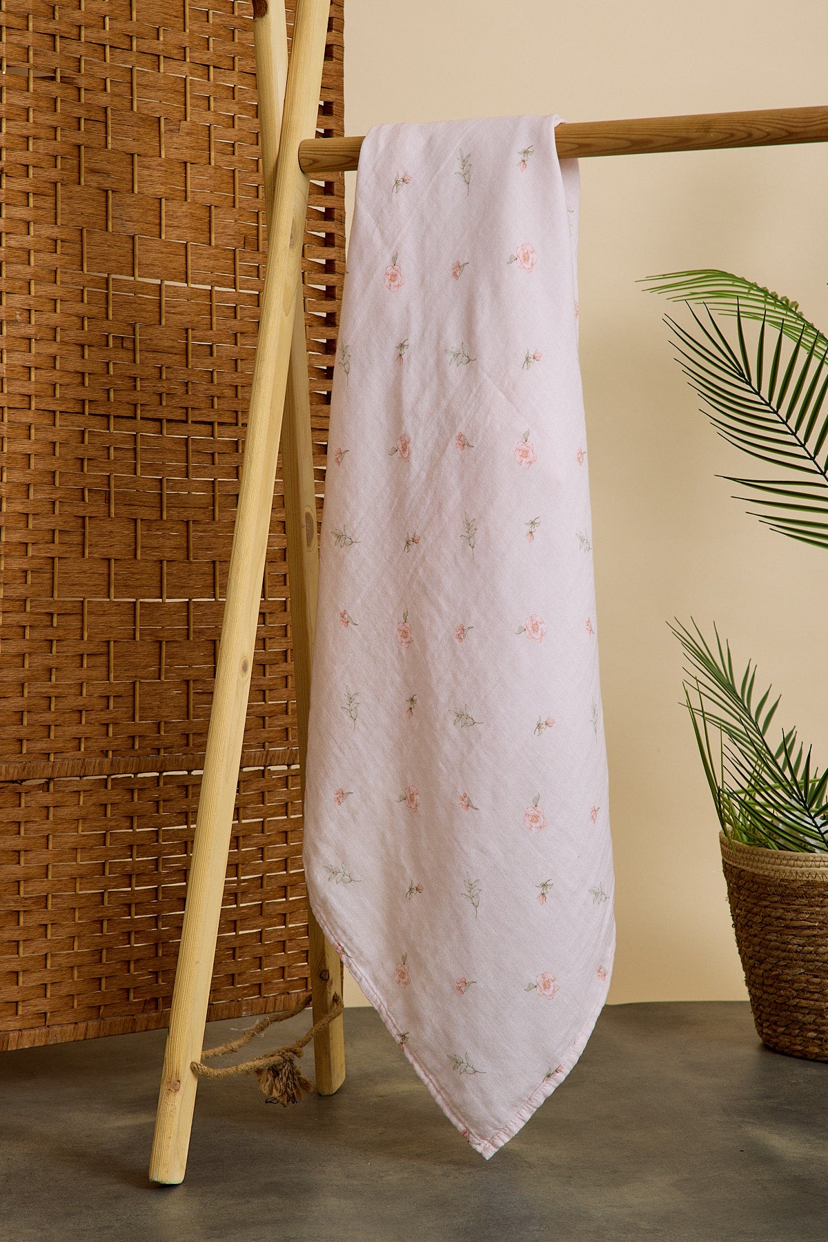 2 Kat Dijital Çiçek Baskı Müslin Pudra - 120*120 cm
