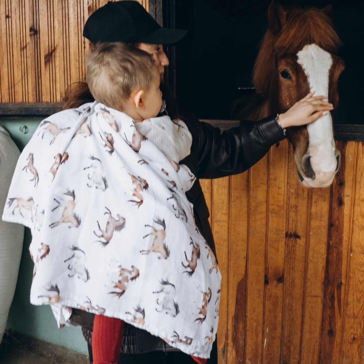 2-Layer Digital Print Muslin Cloth Horse Pattern - 120*120 Cm
