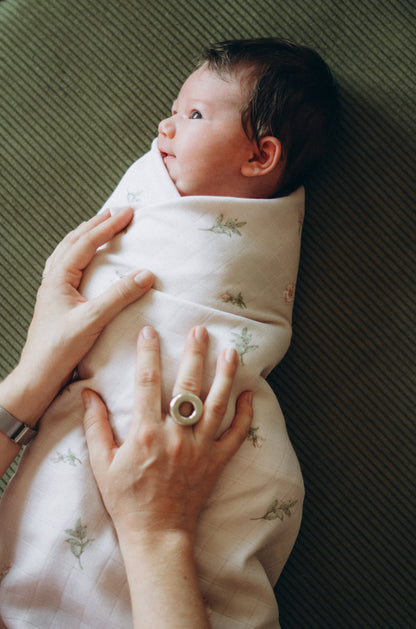 Müslin Bezi Örtü Gül Desen- Pudra 120x120 Cm + 4 Adet Ağız Mendili