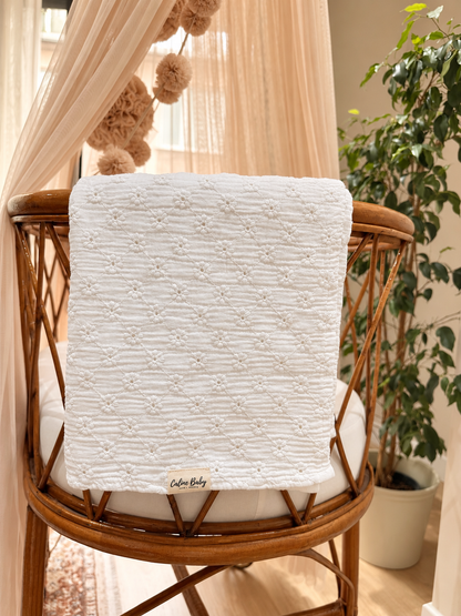 2-Ply Embroidered Muslin Daisy Pattern White - 110x110 cm